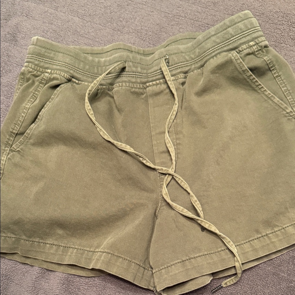 Gap Olive Green Women's Casual Shorts size small